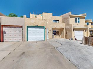 215 Shawnee Ct SE, Albuquerque, NM 87108