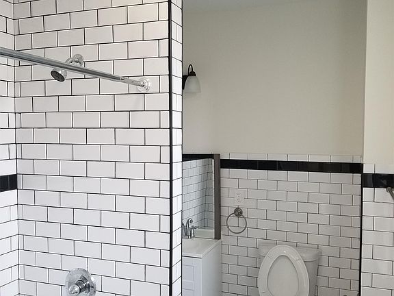 3rd image of 2427 5th Ave #1
