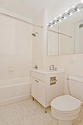 Rented by Nest Seekers International | media 11