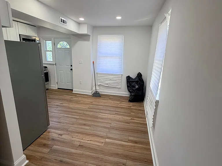 608 Chaplin St SE — Photo 6
