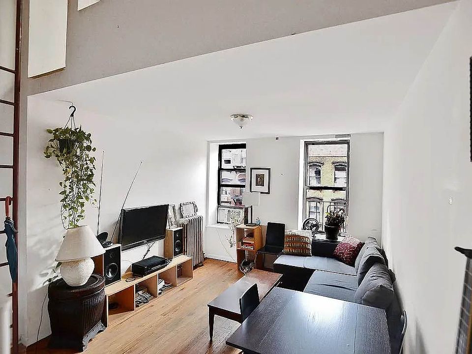1st image of 192 Orchard St APT 7A