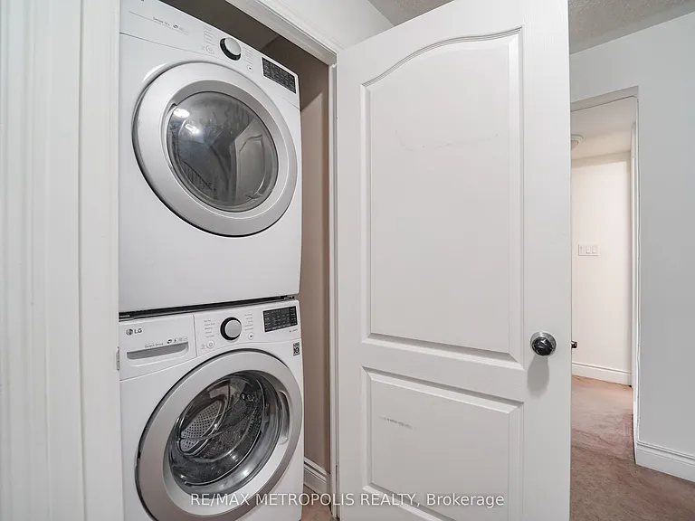 3 Rean Dr #Townhouse 13 — Photo 25