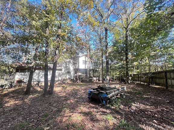 2nd image of 114 E Love Ln