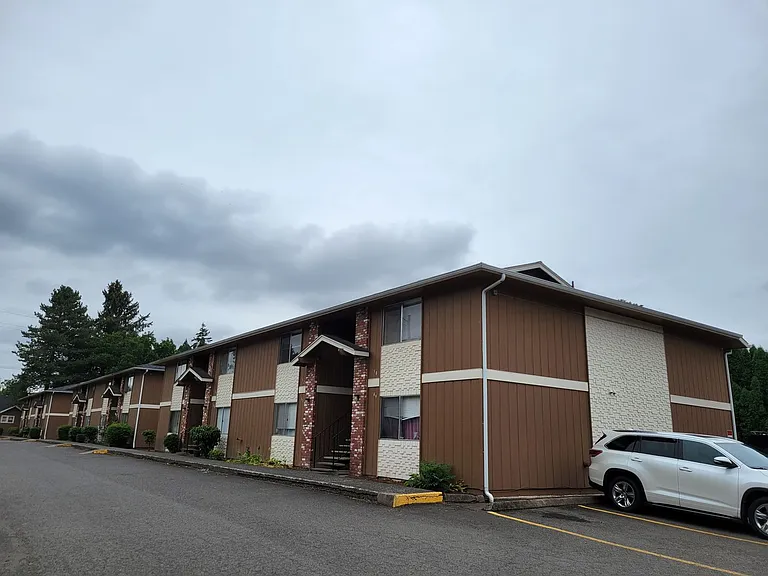 Chandele Apartments — Photo 15