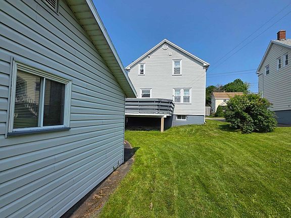 4th image of 172 Cabot St