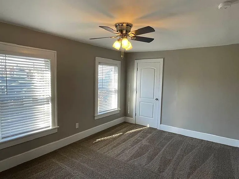 140 S Eureka Ave — Photo 19