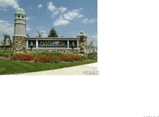 16 Harbor Pointe Dr, Haverstraw, NY 10927