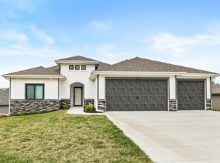 1524 Abercorn Dr, Council Bluffs, IA 51503