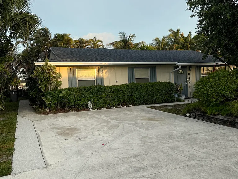 9129 W Highland Pines Blvd — Photo 2