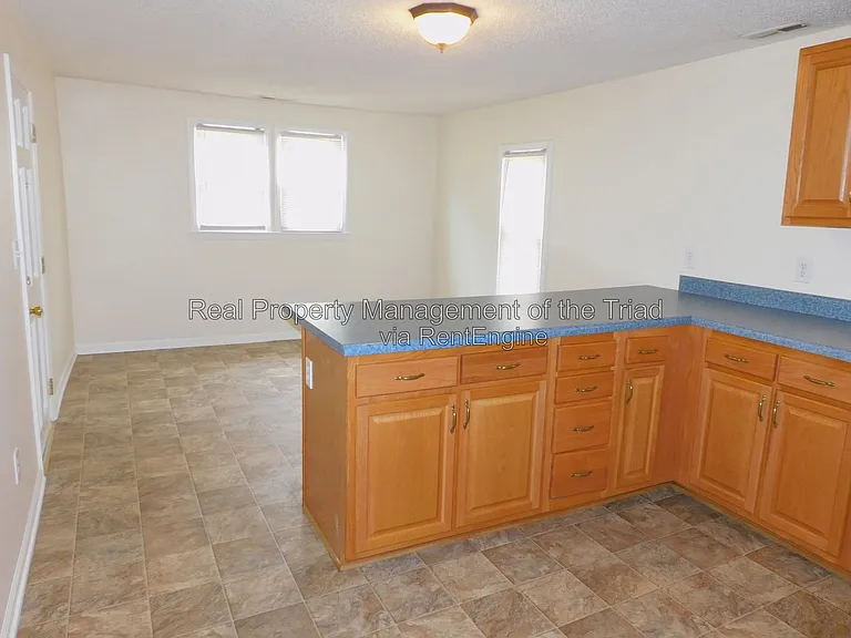 3076 Main St — Photo 9