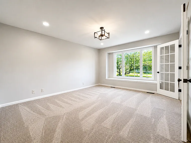 2327 Vavrina Ln — Photo 16