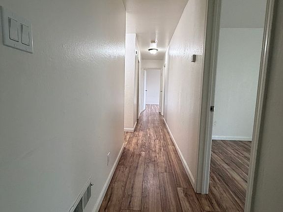 5th image of 566 Clarinada Ave APT 3