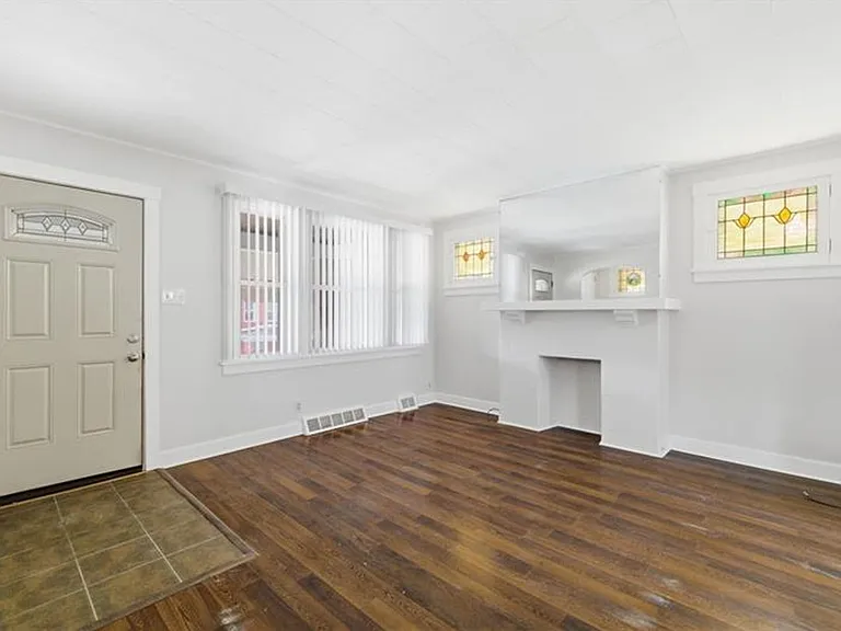2721 Pyramid Ave — Photo 5