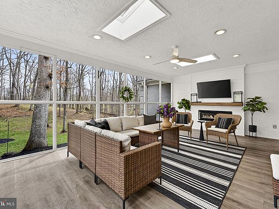 4th image of 4341 Banbury Dr