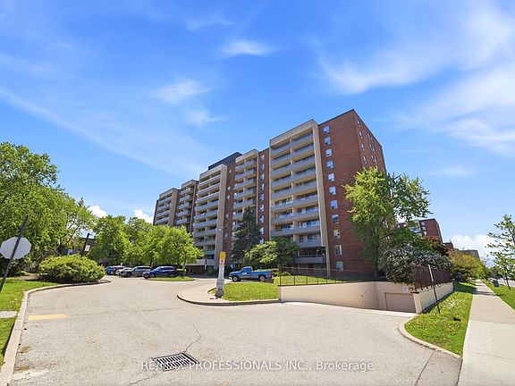 3rd image of 19 Four Winds Dr #204