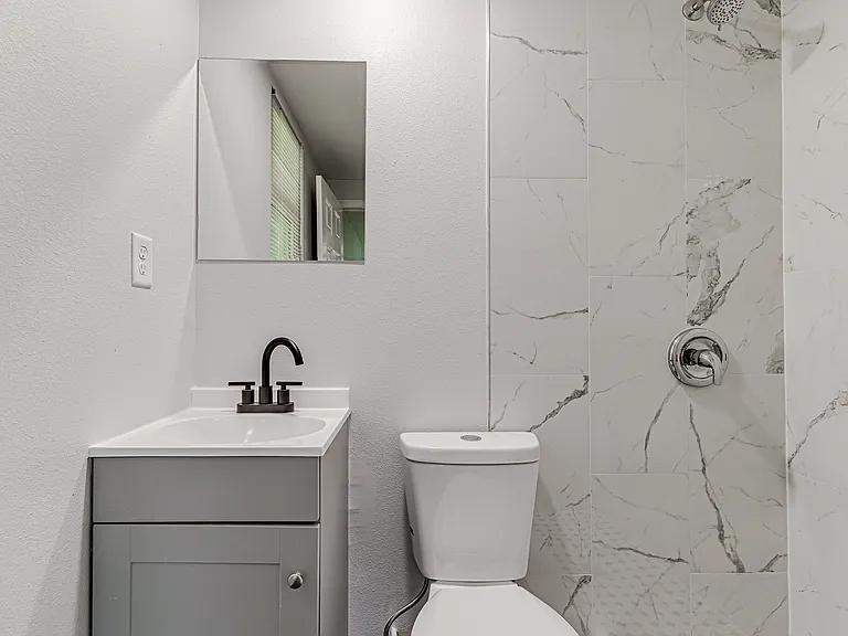 2222 E Peachtree St — Photo 12