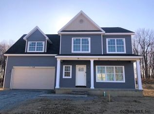 34 Wyatts Cir, Rensselaer, NY 12144