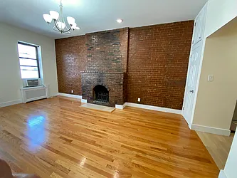 Rented by Harris Philip NYC