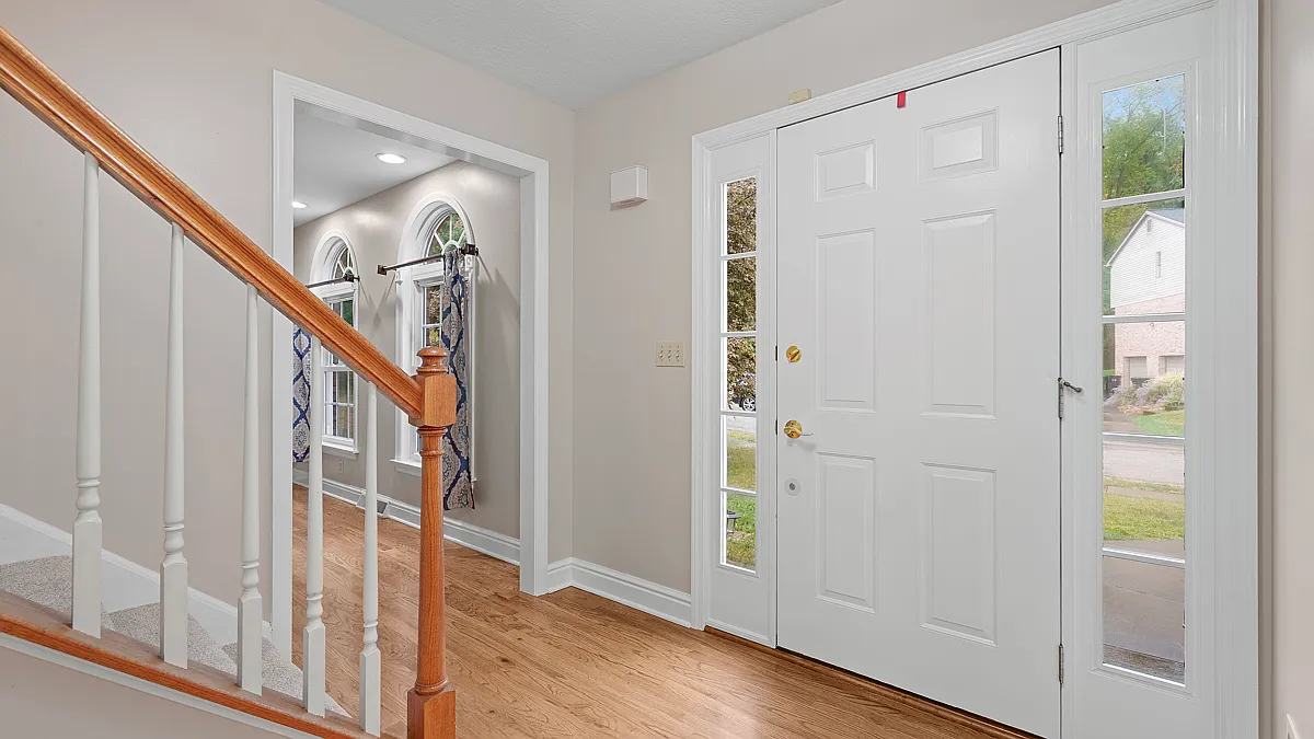 4 bed, 2204 sqft, $3,000 — Photo 2