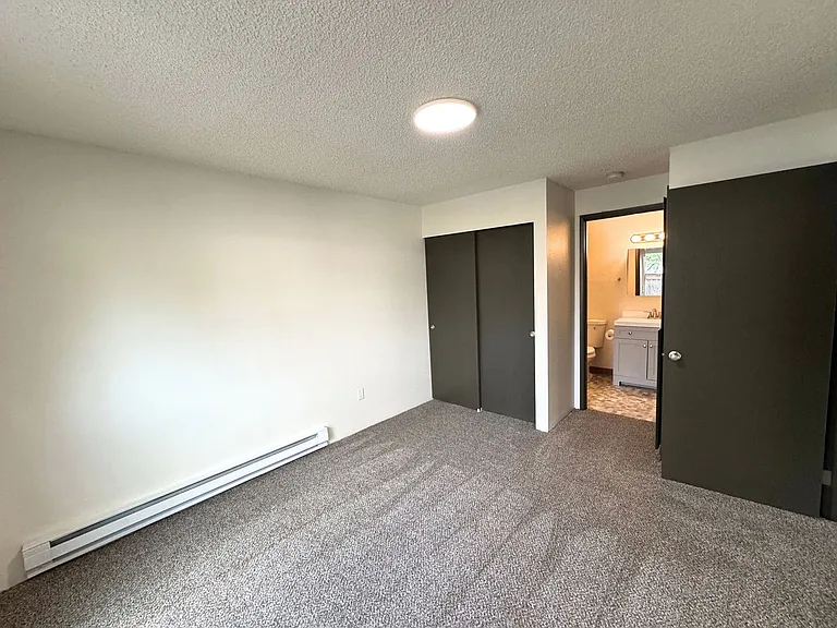 Woodshire Apartments — Photo 24