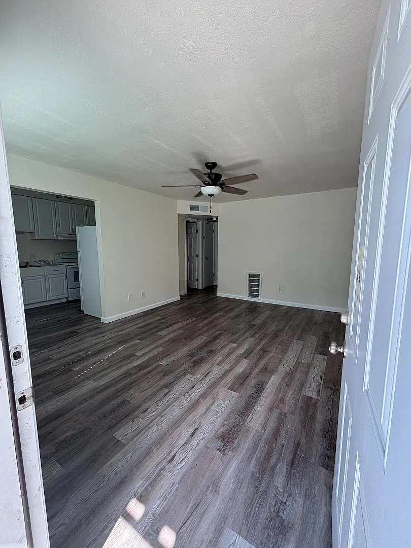 2330 East Ashlan Avenue - 212 — Photo 1