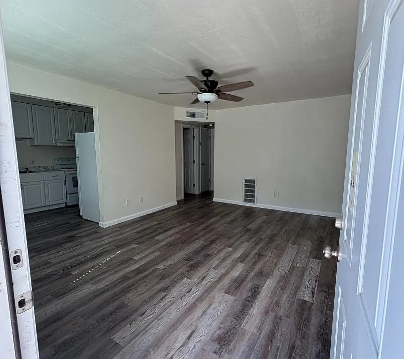 2330 E Ashlan Ave #212
