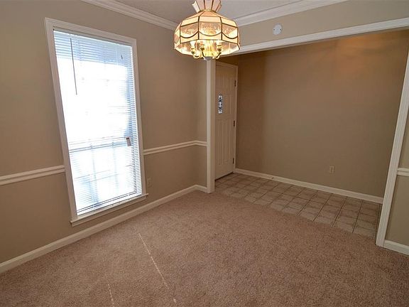 2nd image of 2717 Deer Glade Ln