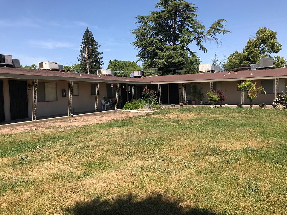 1st image of 1557 E Ashlan Ave