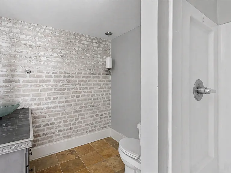 124 W Bank St #A — Photo 24