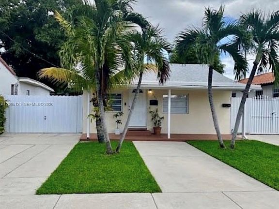3rd image of 521 NW 44th Ave