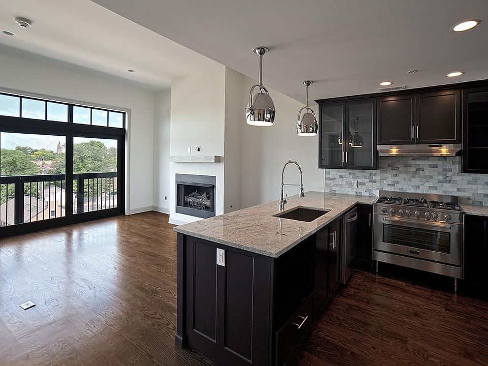 1st image of 939 N High St Unit 303