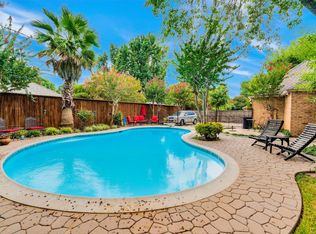 2202 Racquet Club Ct, Arlington, TX 76017