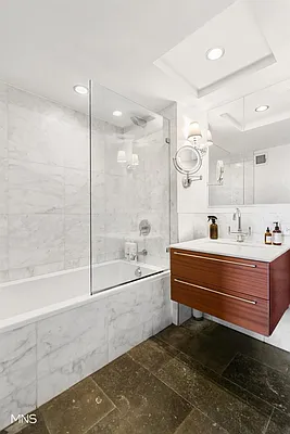 Sold by MNS | media 11