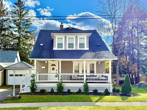 24 Spruce St, Oneonta, NY 13820
