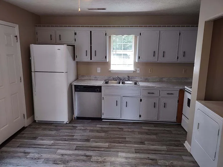 700 Stateline Rd — Photo 14