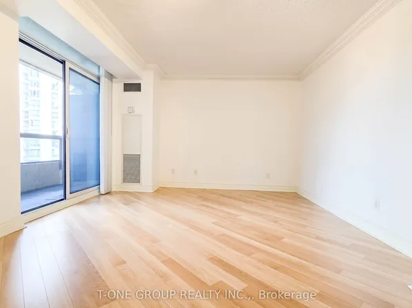 15 Northtown Way, Toronto, ON