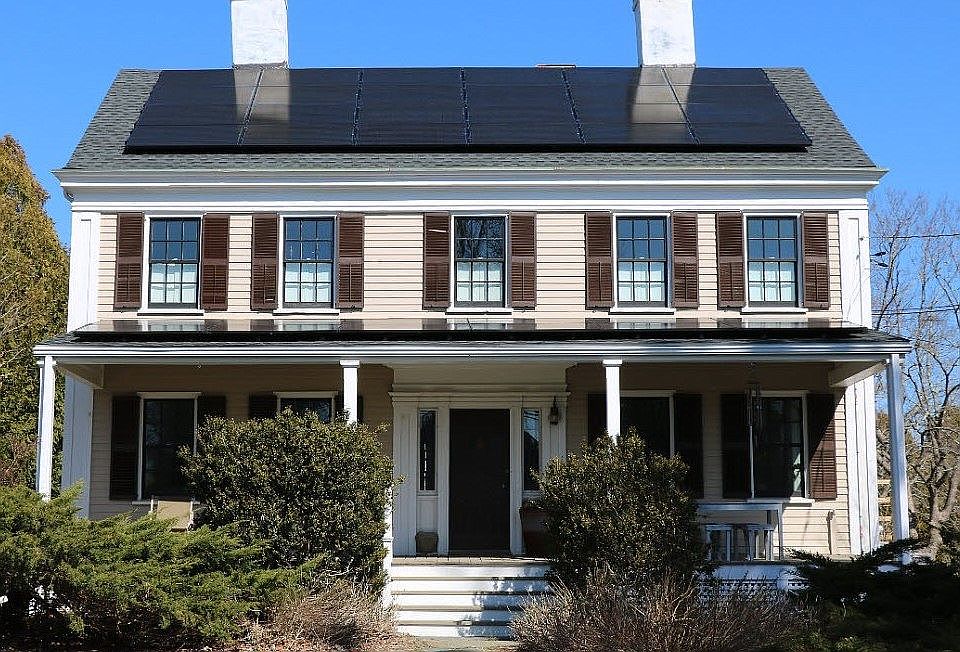 82 Glen Rd, Portsmouth, RI 02871 Zillow