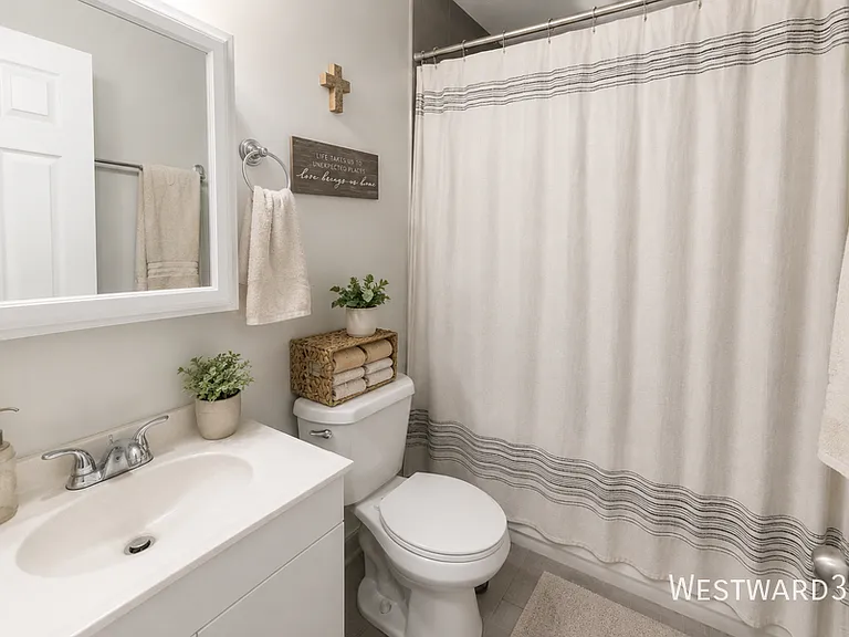 3363 S Racine Ave #1F — Photo 2