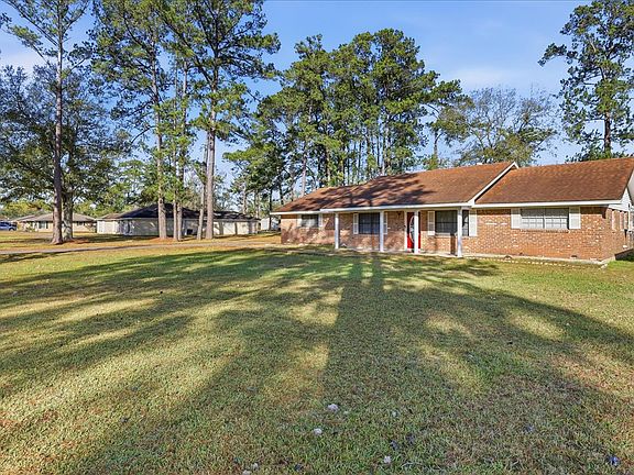 3rd image of 7640 Laurie Ln