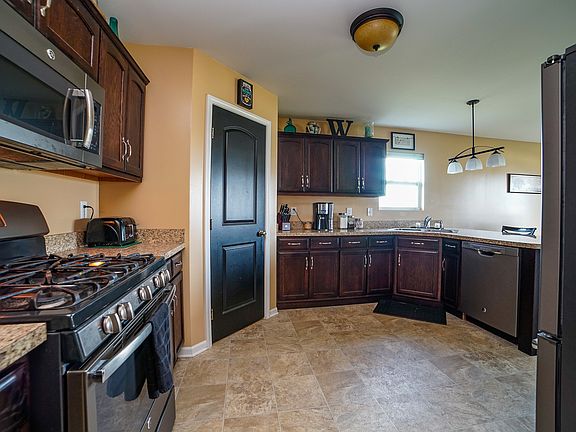5th image of 1754 Brassie Dr