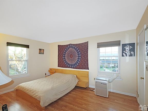 3rd image of 362 McDowell Dr