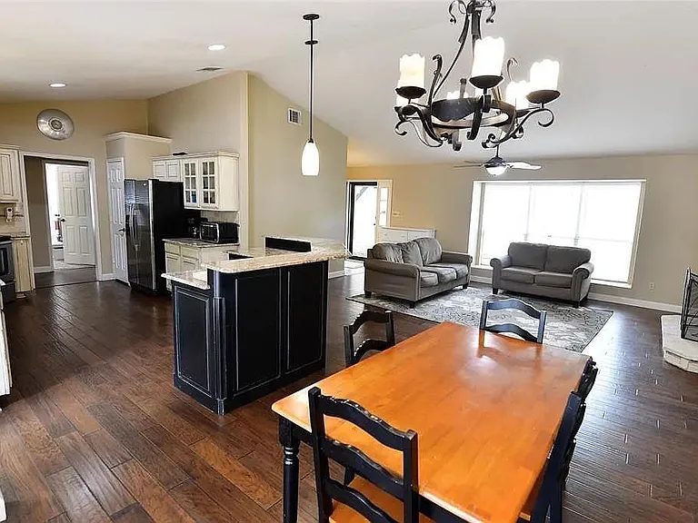 525 Blair Meadow Dr — Photo 5