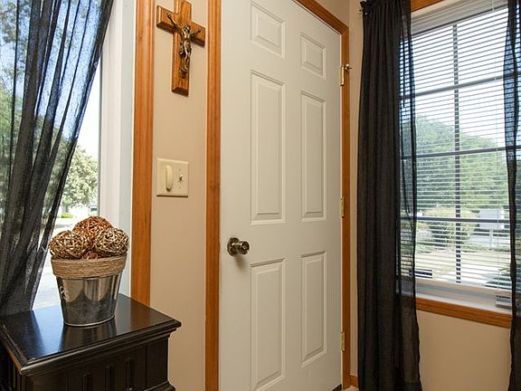 4th image of 4427 Pepper Dr #C-4