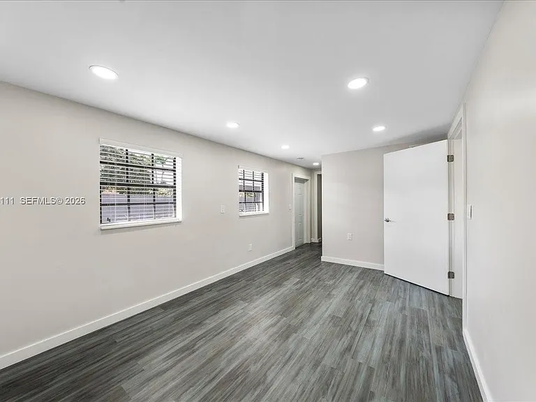 7705 SW 66th St — Photo 44