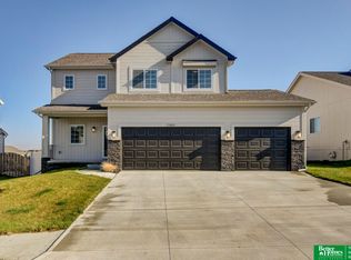 17002 Huntington Ave, Omaha, NE 68116