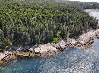 3 Butler Rd, Swans Island, ME 04635