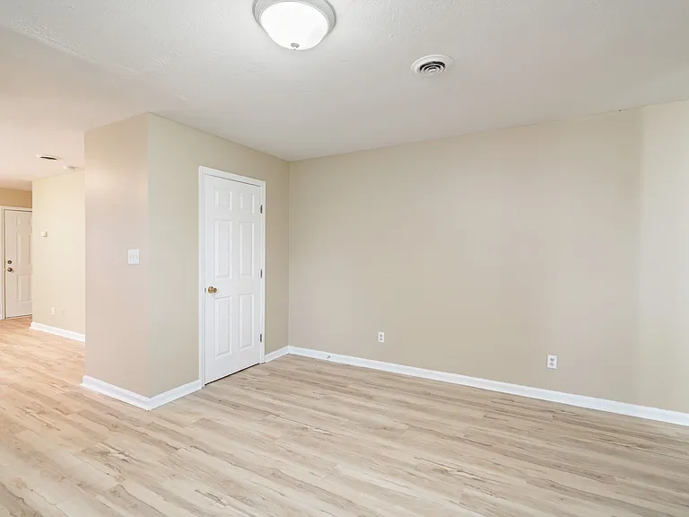 422 Cedar Ave #A — Photo 8