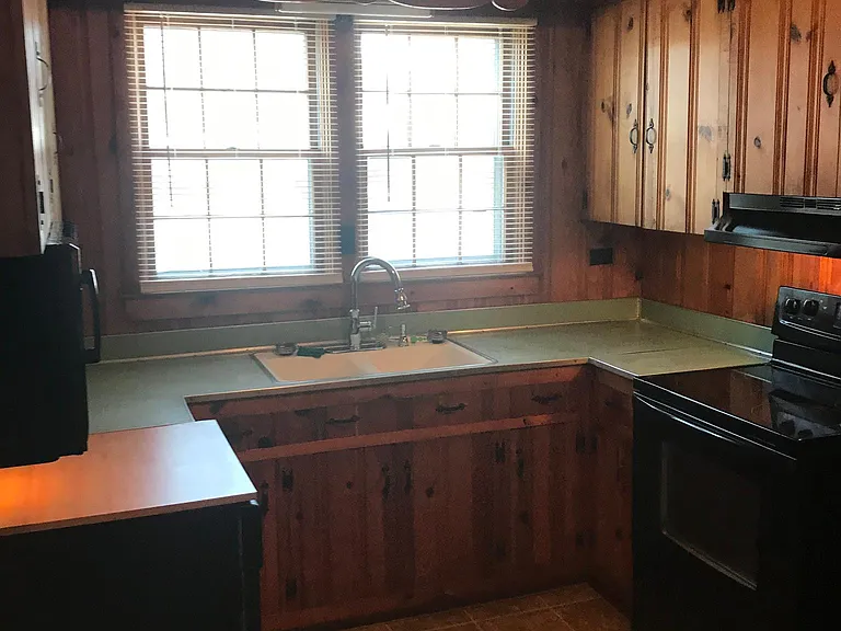 452 E Madison St — Photo 5
