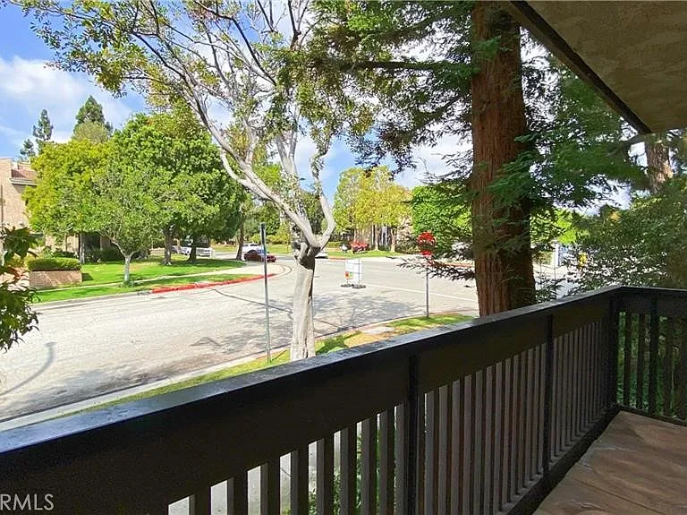 5901 Canterbury Dr #11 — Photo 13