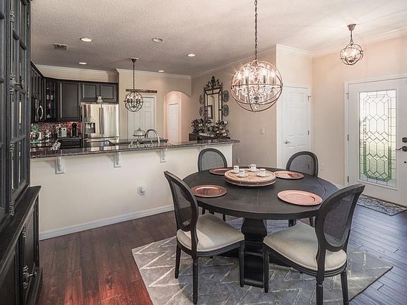 4th image of 319 Terracina Dr
